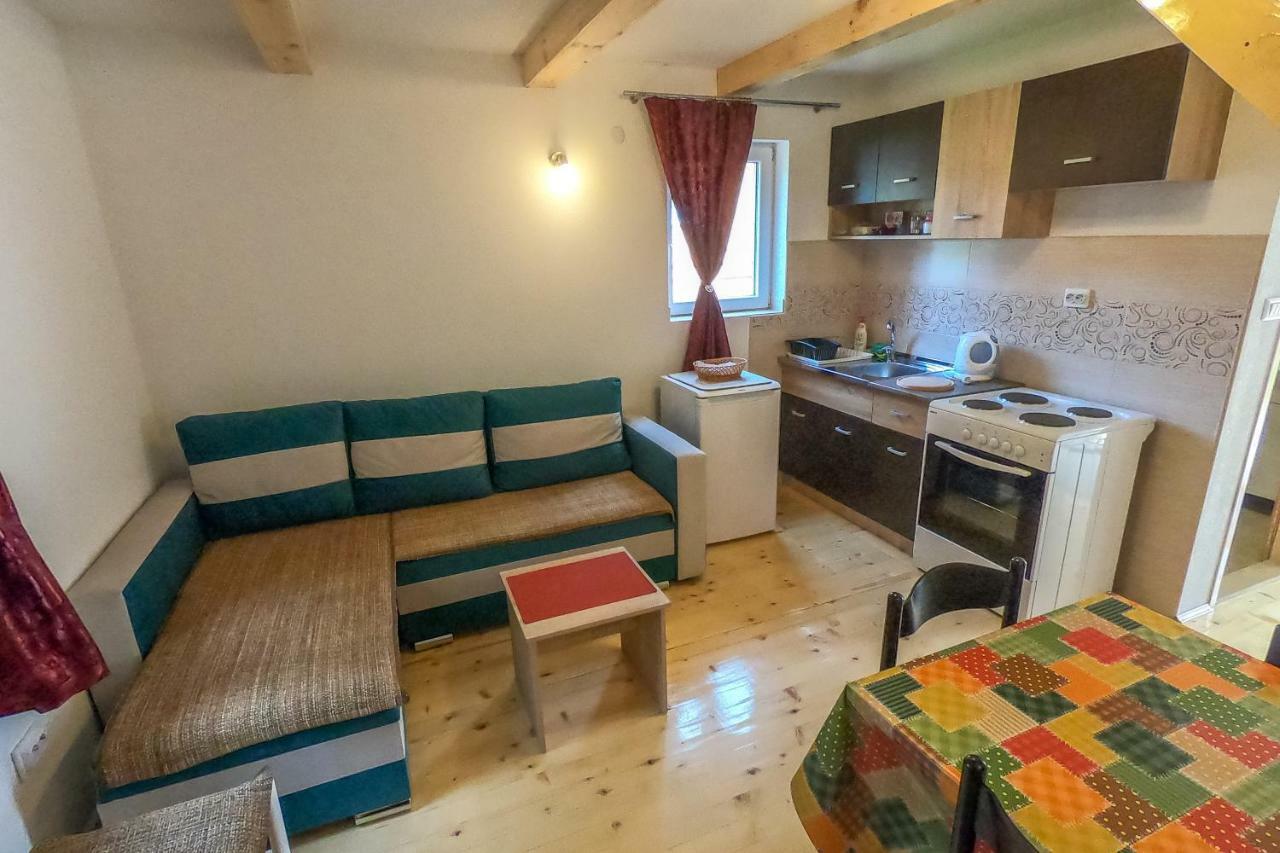 Small Montenegro Zabljak  Luaran gambar